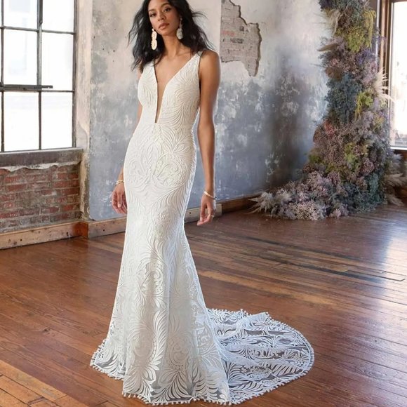 Essense of Australia- All Who Wander- Clio Wedding Dress - Picture 7 of 9